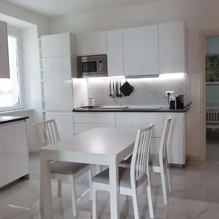 Grand Tour Apartment *
